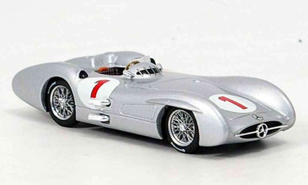 Mercedes W 196 1/43 Brumm C No.1 J.M.Fangio GP Grossbritannien 1954 miniature