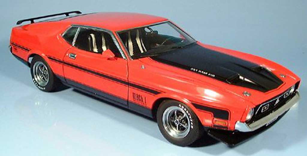 Ford Mustang 1971 1/18 Autoart 1971 mach i fastback rouge miniature