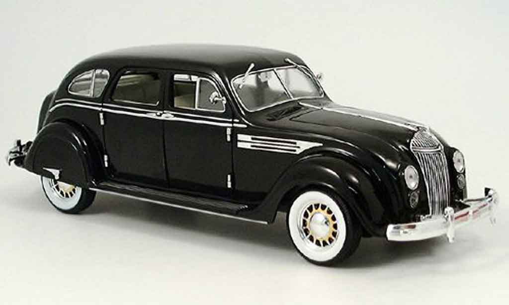 Chrysler Airflow 1/18 Signature noire 1936 miniature