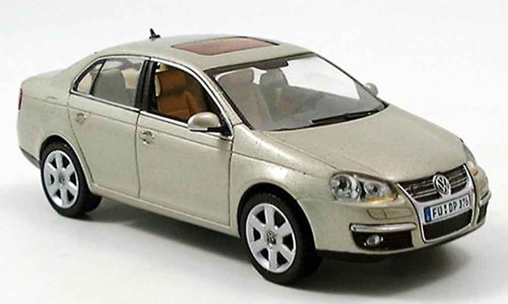 Volkswagen Jetta 1/43 Schuco beige 2005 miniature