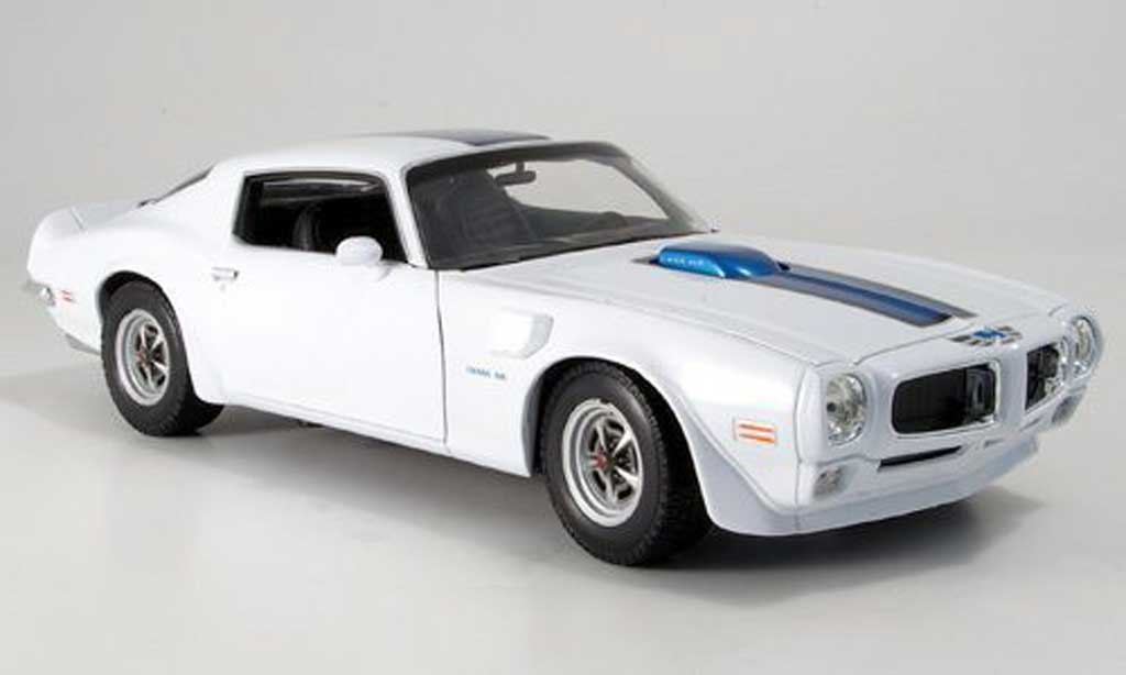 Pontiac Firebird 1972 1/18 Welly 1972 trans am blanche bande bleue miniature