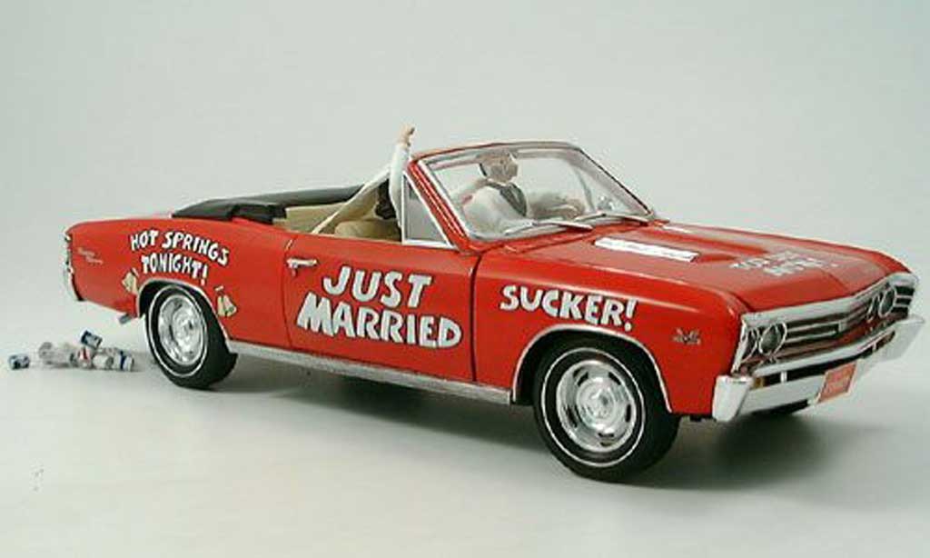 Chevrolet Chevelle 1967 1/18 Ertl 1967 rouge just married miniature