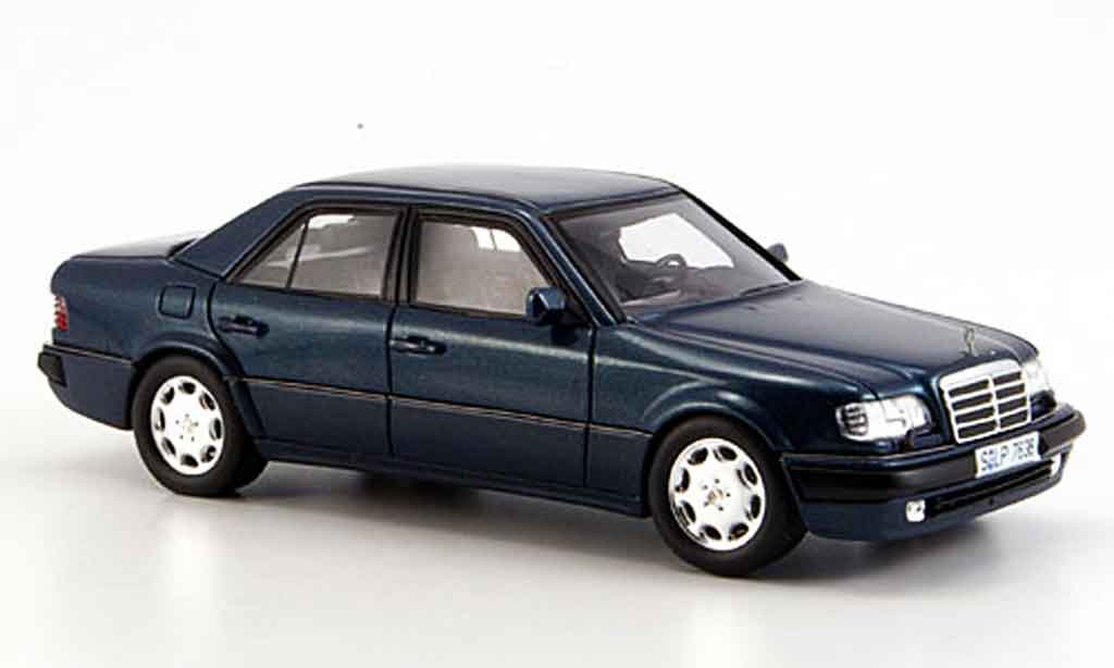 Mercedes 500 E 1/43 Spark E E (W 124) grun miniature