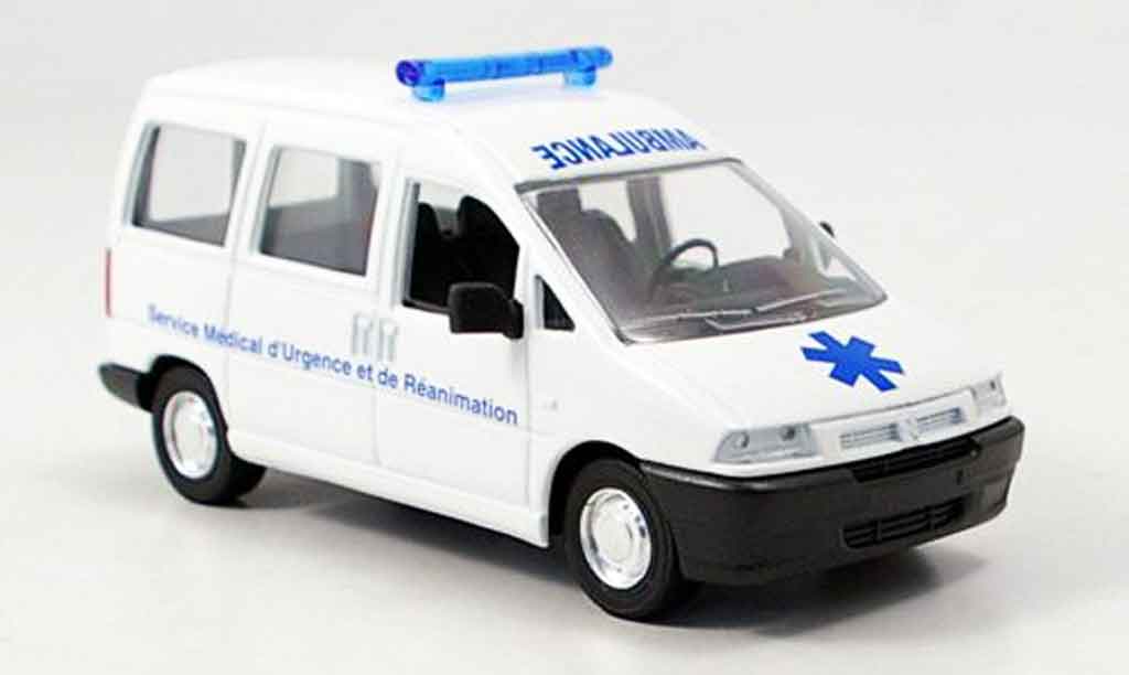 Citroen Jumpy 1/43 Verem ambulanz miniature