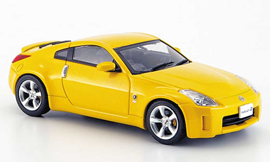 Nissan 350Z 1/43 Ebbro Fairlady jaune Facelift 2007 miniature