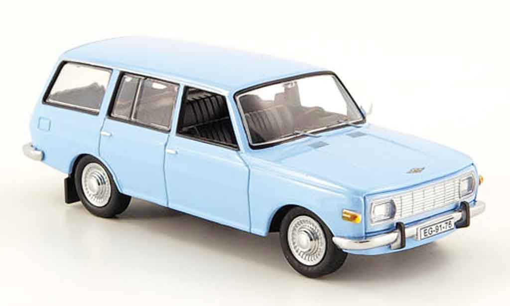 Wartburg 353 1/43 IST Models Kombi bleu 1972 miniature