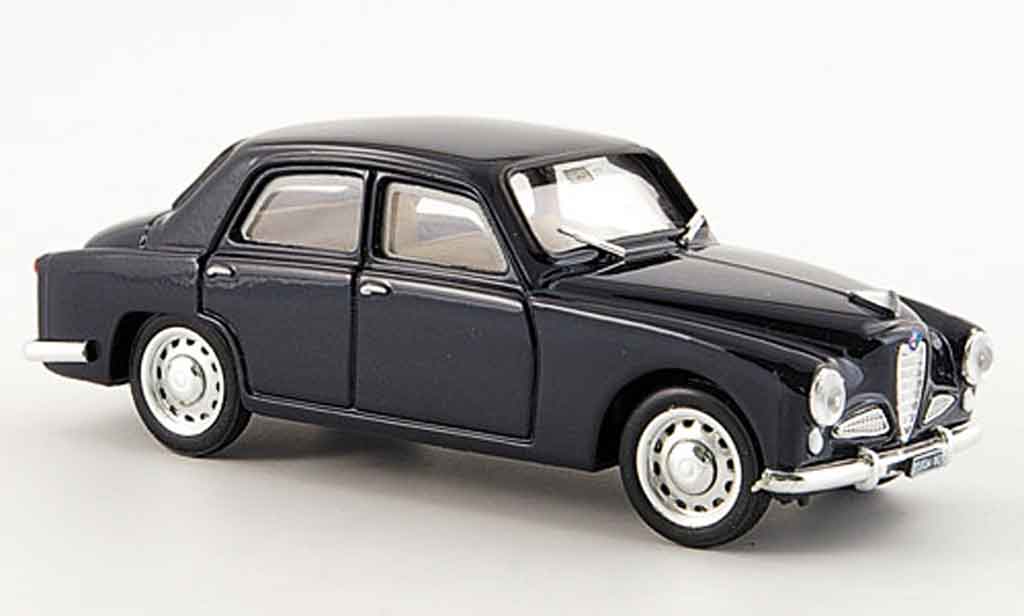 Alfa Romeo 1900 1/43 Brumm berline bleu 1950 miniature