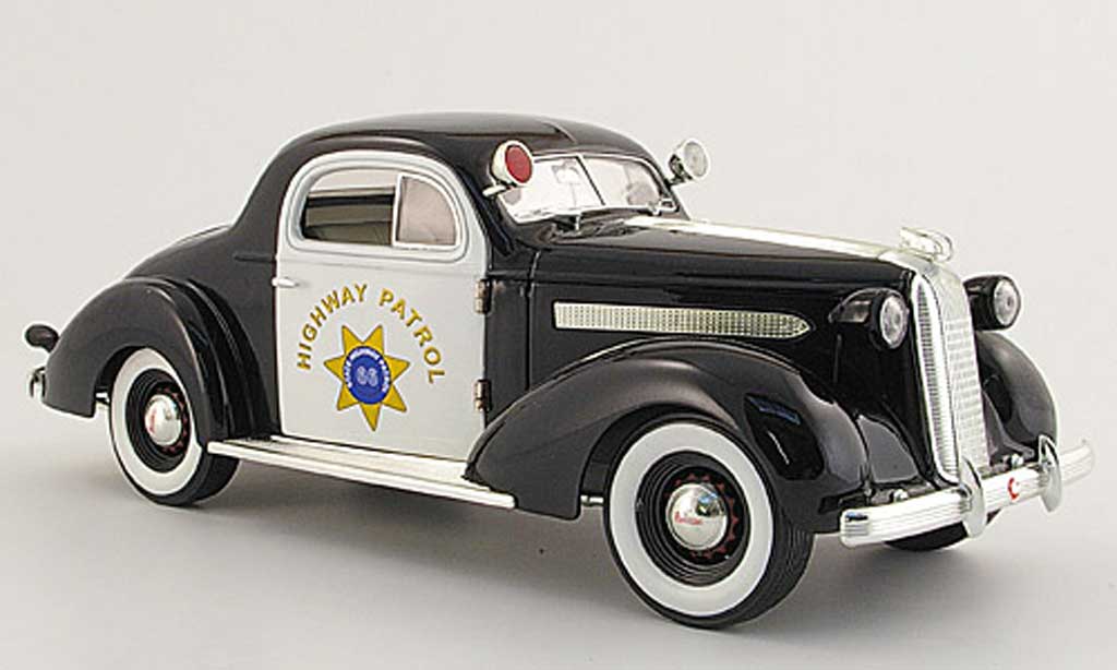 Pontiac De Luxe 1/18 Signature Highway Patrol noire/blanche 1936 miniature