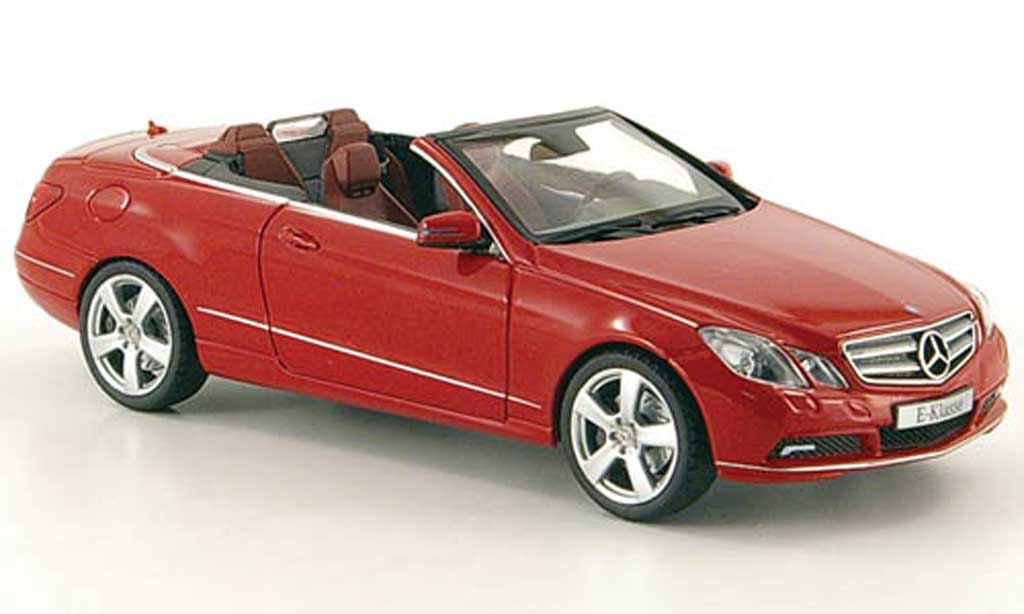 Mercedes Classe E 1/43 Schuco Cabriolet (A207) rouge 2010 miniature