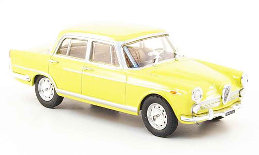 Alfa Romeo 2000 1957 1/43 Starline 1957 berline jaune 1957 miniature