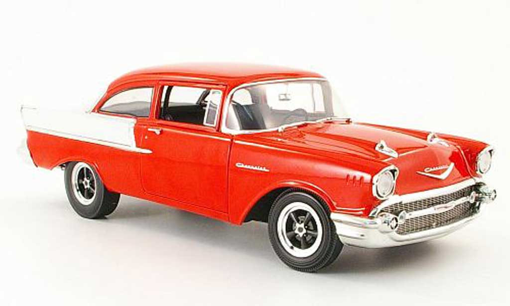 Chevrolet Bel Air 1957 1/18 Highway 61 1957 150 utility sedan rouge/cremeblanche miniature