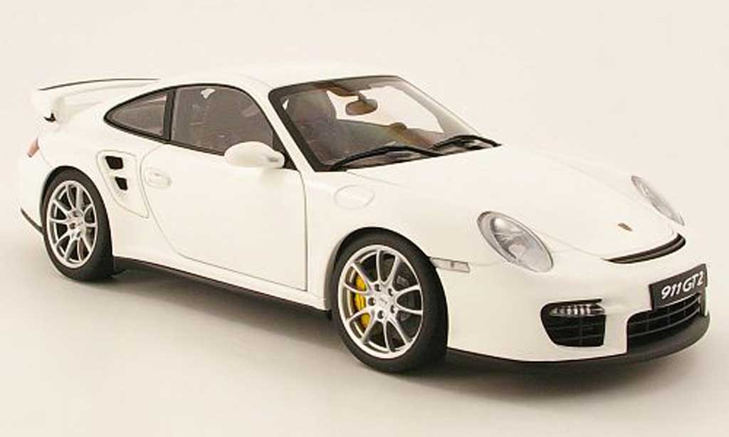 Porsche 997 GT2 1/18 Autoart blanc mat miniature