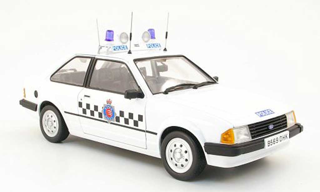 Ford Escort MK3 1/18 Model Icons MK3 mkiii 1.1l section car essex police 1987 miniature