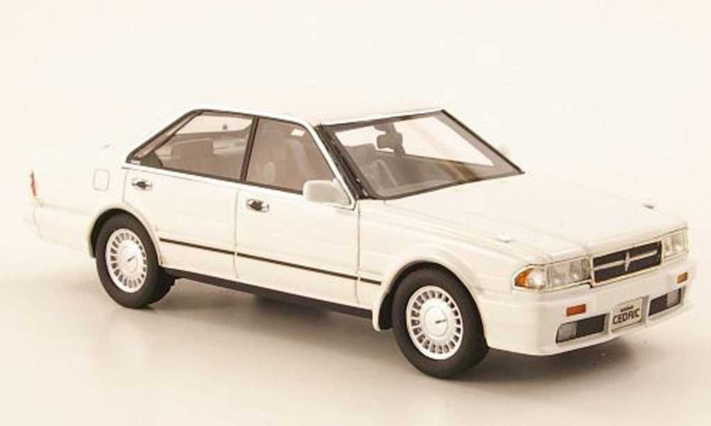 Nissan Cedric 1/43 Hi Story Gran Turismo SV (Y31) blanche RHD 1989 miniature