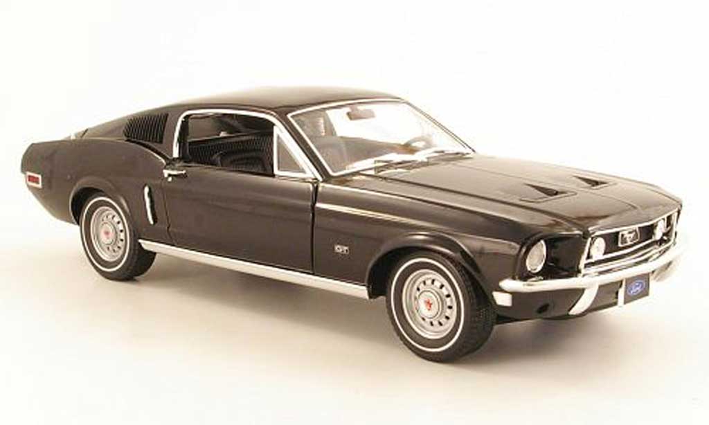 Ford Mustang 1968 1/18 Greenlight GT 2+2 Fastback noire miniature