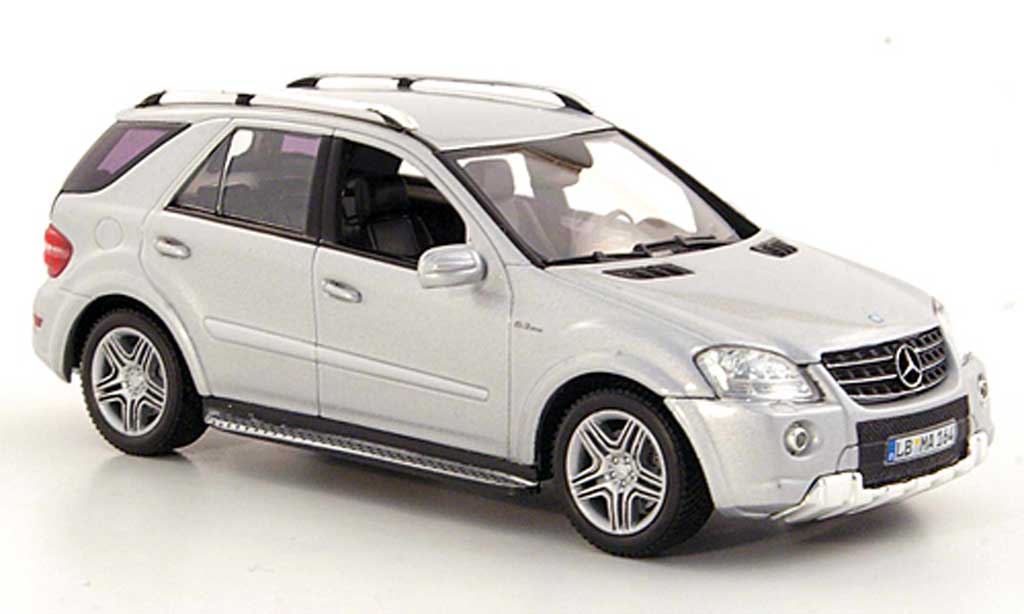 Mercedes Classe M 1/43 Minichamps ML 63 AMG (W164) grise 2006 miniature