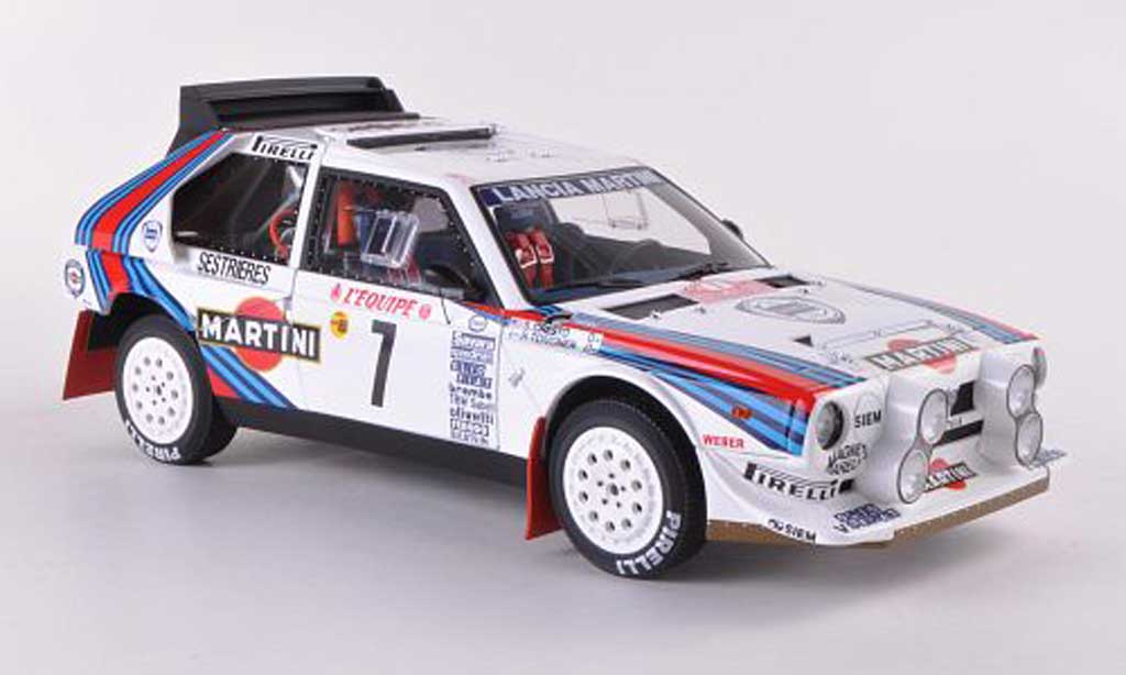 Lancia Delta S4 1/18 Autoart S4 No.7 Martini Rally Monte Carlo 1986 miniature