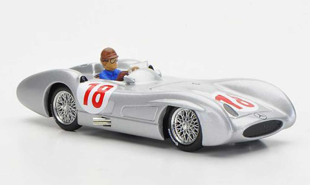 Mercedes W 196 1/43 Brumm C No.18 J.M.Fangio GP Italien 1955 miniature