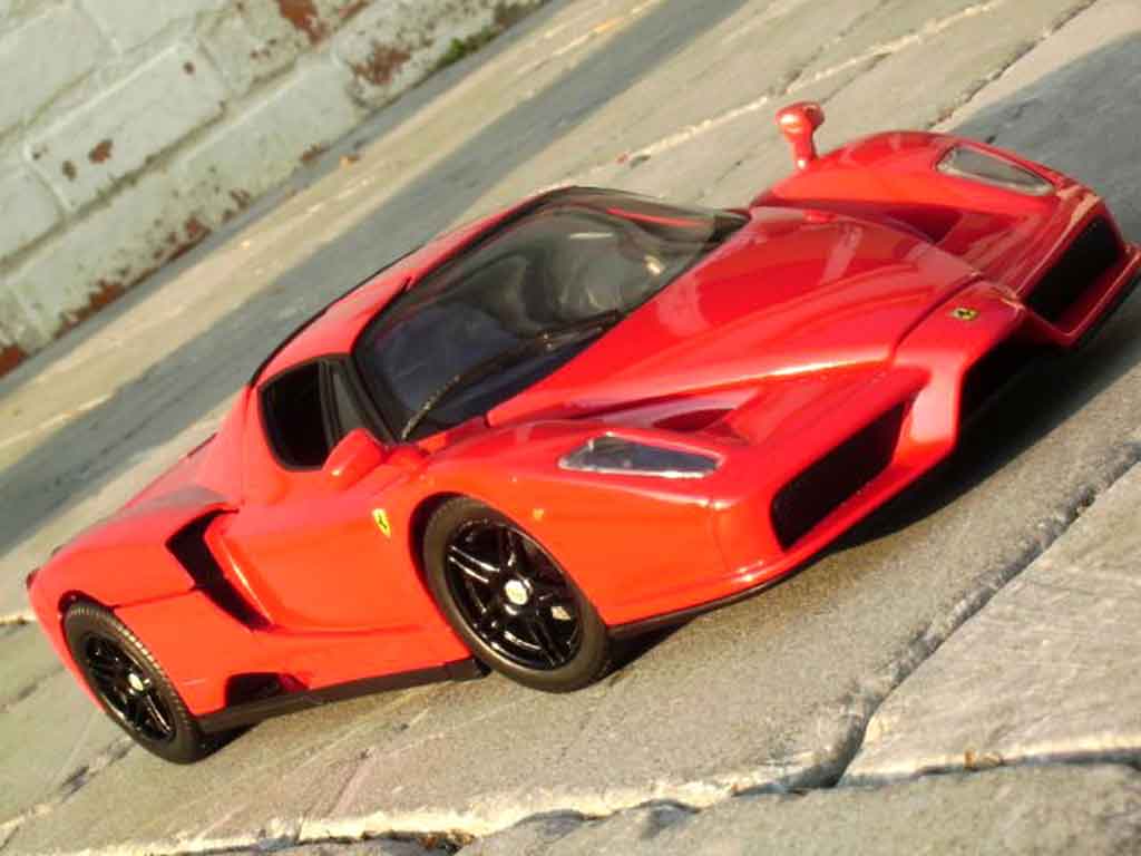 Ferrari Enzo 1/18 Hot Wheels red jantes blacks diecast model cars