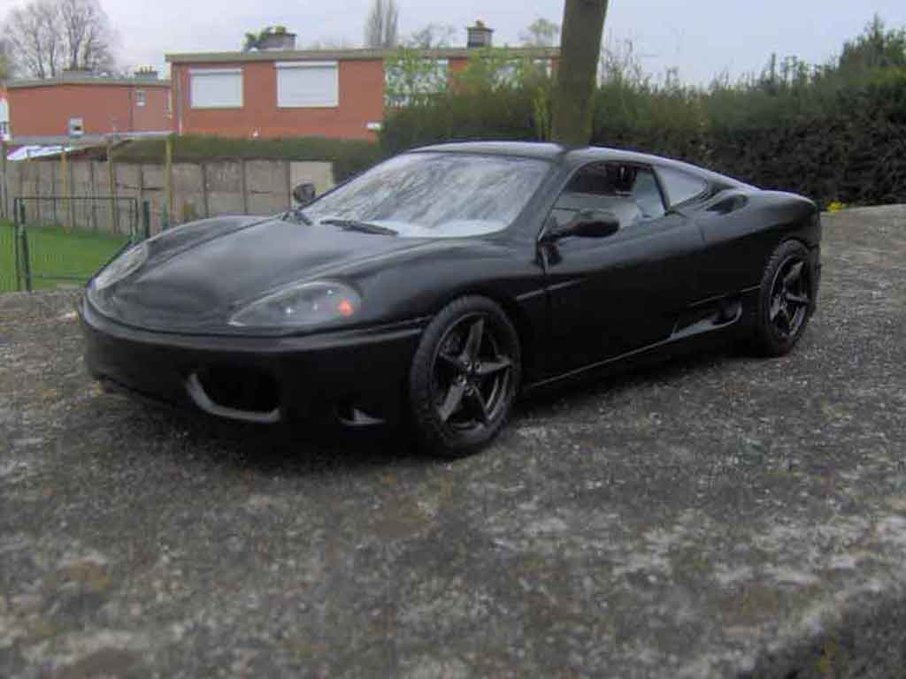 Ferrari 360 Modena 1/18 Burago coupe noire miniature