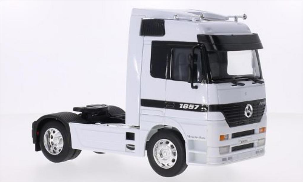 Mercedes Actros 1/32 Welly blanche miniature