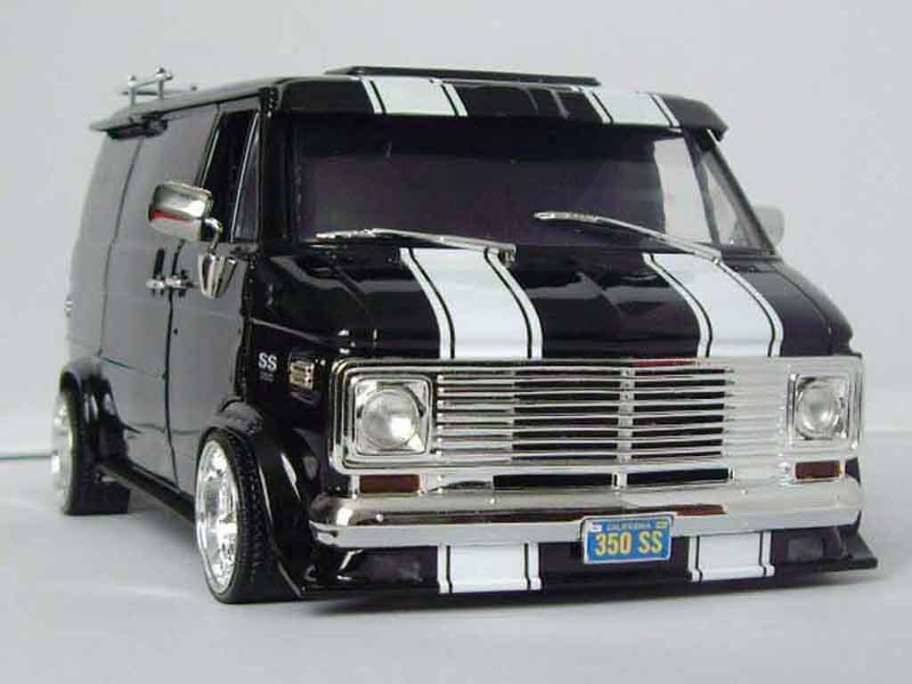 Chevrolet Van 1/18 Highway 61 black diecast model cars