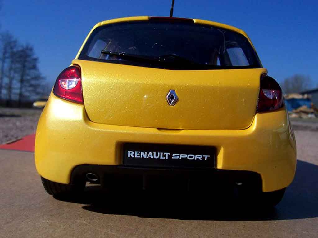 Renault Clio 3 RS 1/18 Solido jaune sirius