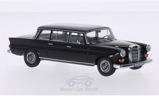 Mercedes 200 1/43 GLM W111 Binz Lang noire 1965 miniature