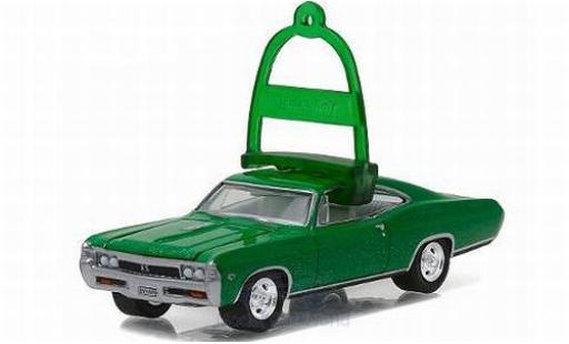 Chevrolet Impala 1/64 Greenlight SS metallic-verte/Dekor 1967 Holiday Ornaments Series 1 ohne Vitrine miniature