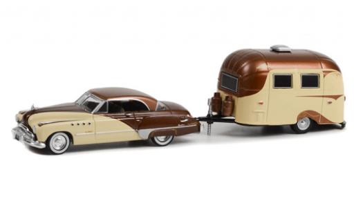 Buick Roadmaster 1/64 Greenlight Hardtop brun/beige 1949 miniature