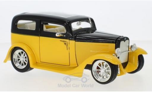 Ford Model A 1/18 Lucky Die Cast Sedan dunkelgiallo/nero 1931 ohne Vitrine modellino in miniatura