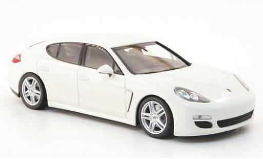 Porsche Panamera 1/43 Minichamps Diesel white 2010 sans Vitrine diecast model cars