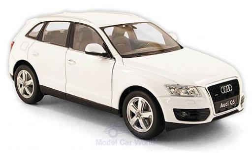 Audi Q5 1/24 Welly blanche ohne Vitrine miniature