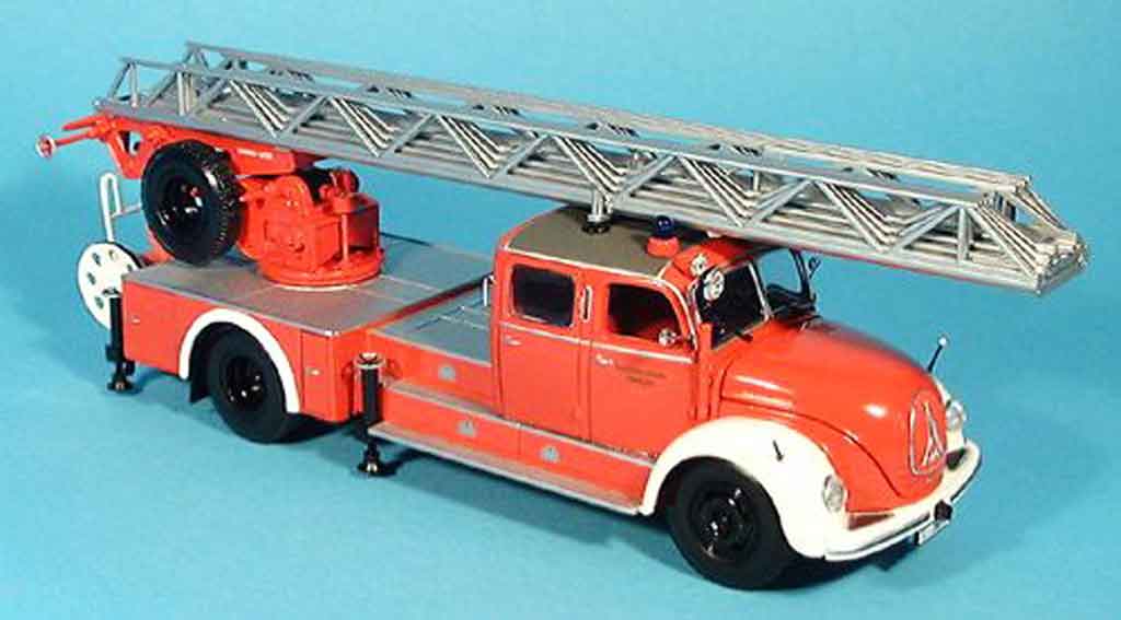 Magirus DL 30 1/43 Minichamps S 6500 pompier Leiterwagen rouge blanche 1955 miniature