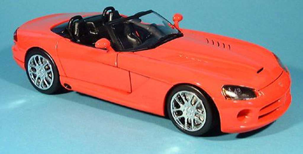 Diecast Model Cars Dodge Viper Srt 10 118 Autoart Coupe Red Avec Bandes Whites 2006 