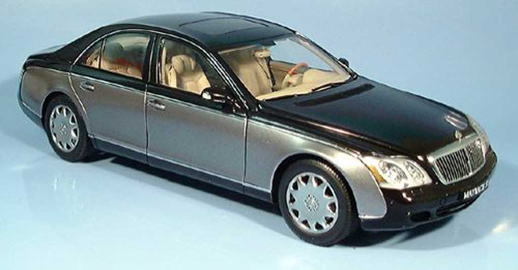 Diecast model cars Maybach 57 1/18 Autoart swb black / grey