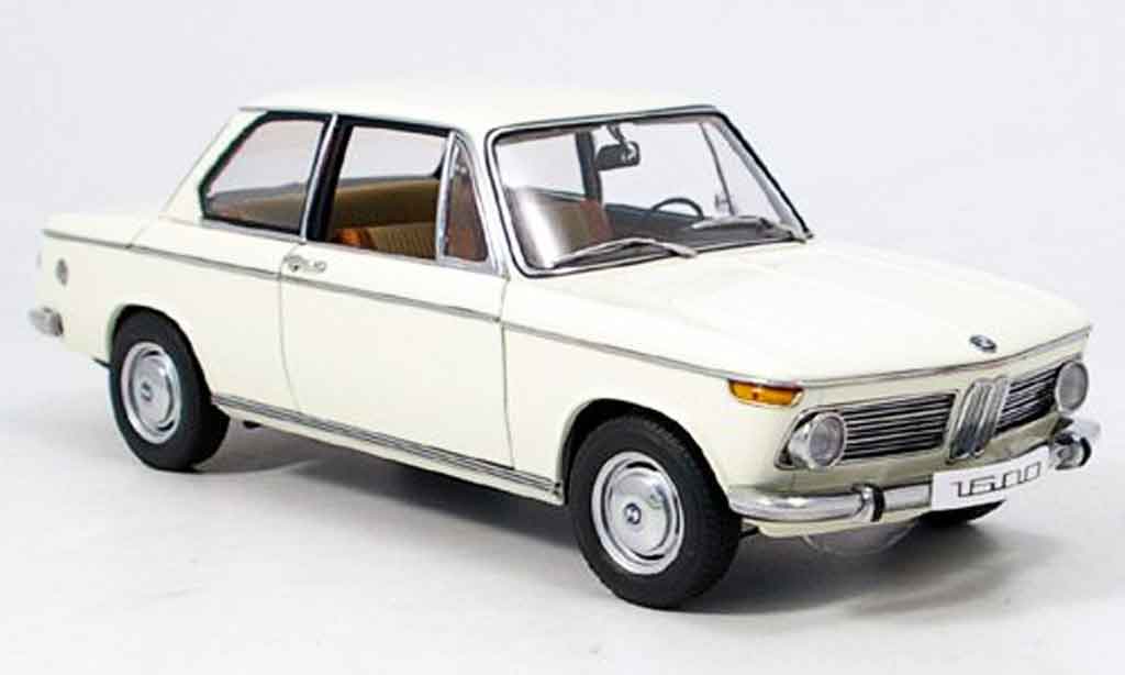 Bmw 1602 1/18 Autoart e10 blanche 1971 miniature