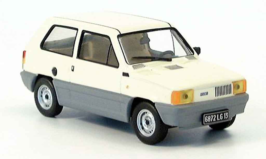 Fiat Panda 1/43 IXO 34 beige 1980 miniature