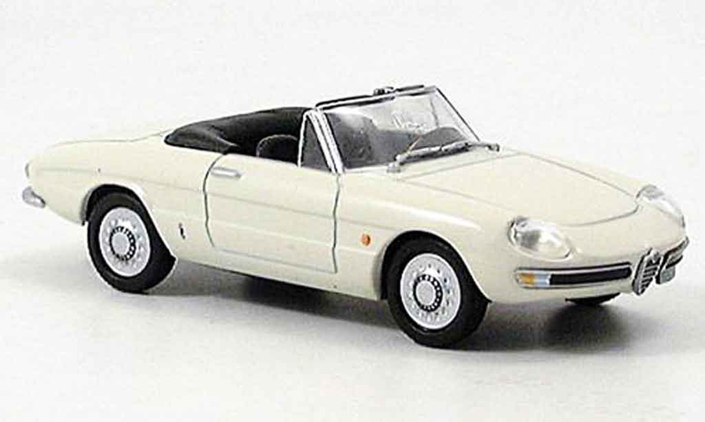 Alfa Romeo Spider 1/43 DeAgostini 1600 duetto beige 1966 miniature