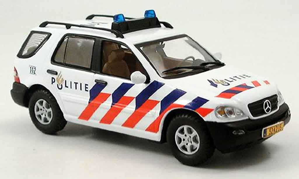 Mercedes Classe M 1/43 IXO police Holland 2003 miniature