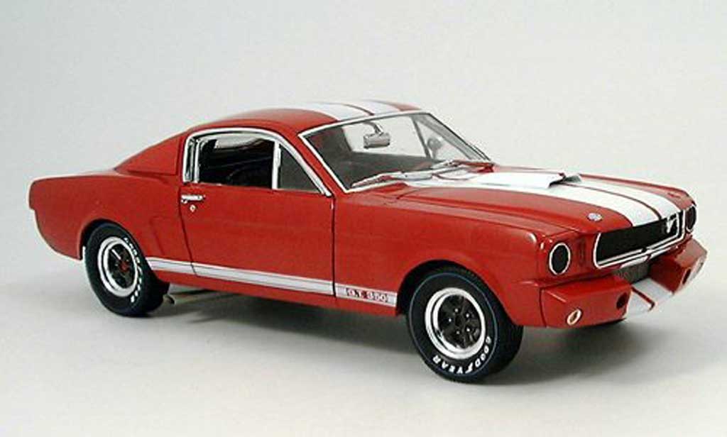 Shelby GT 350 1966 1/18 Shelby Collectibles 1966 racing rouge avec bandes blanches miniature