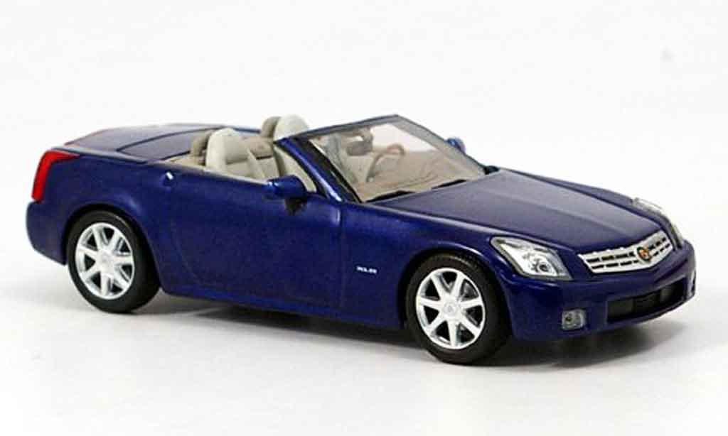 Cadillac XLR 1/43 Norev bleu 2004 miniature