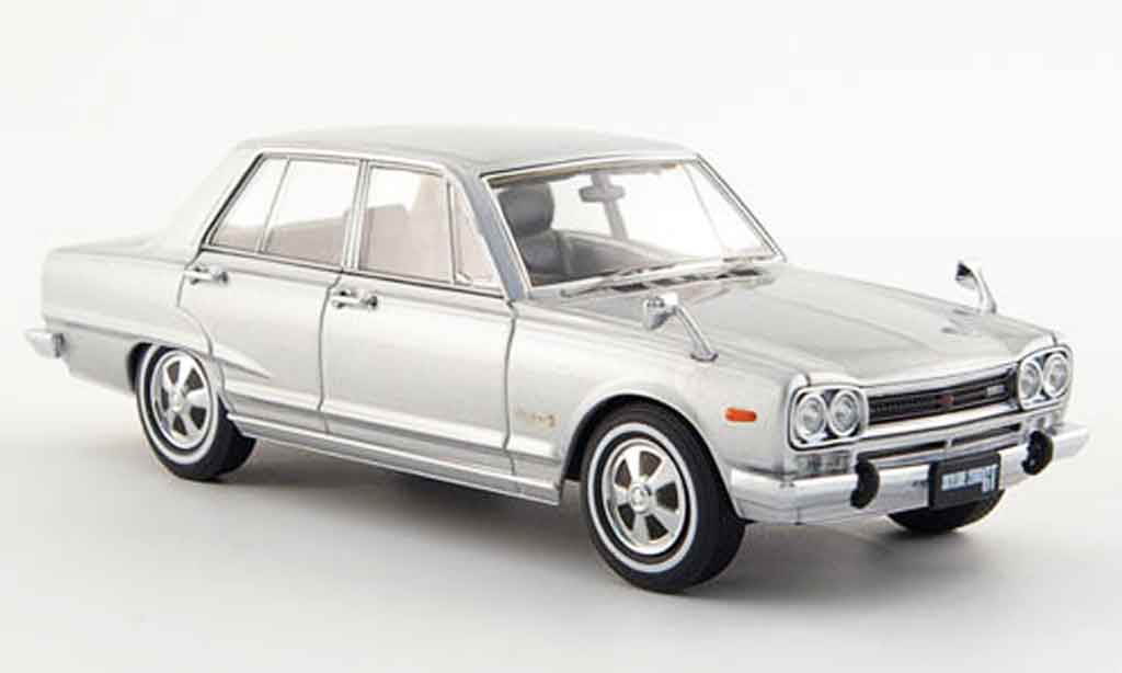 Nissan Skyline 2000 1/43 Ebbro 2000 GT (GC10) grise metallisee 4 Turer 1968 miniature