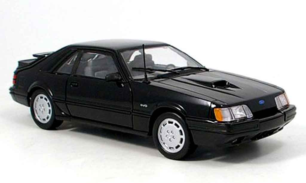 Ford Mustang 1986 1/18 Welly 1986 svo noire miniature