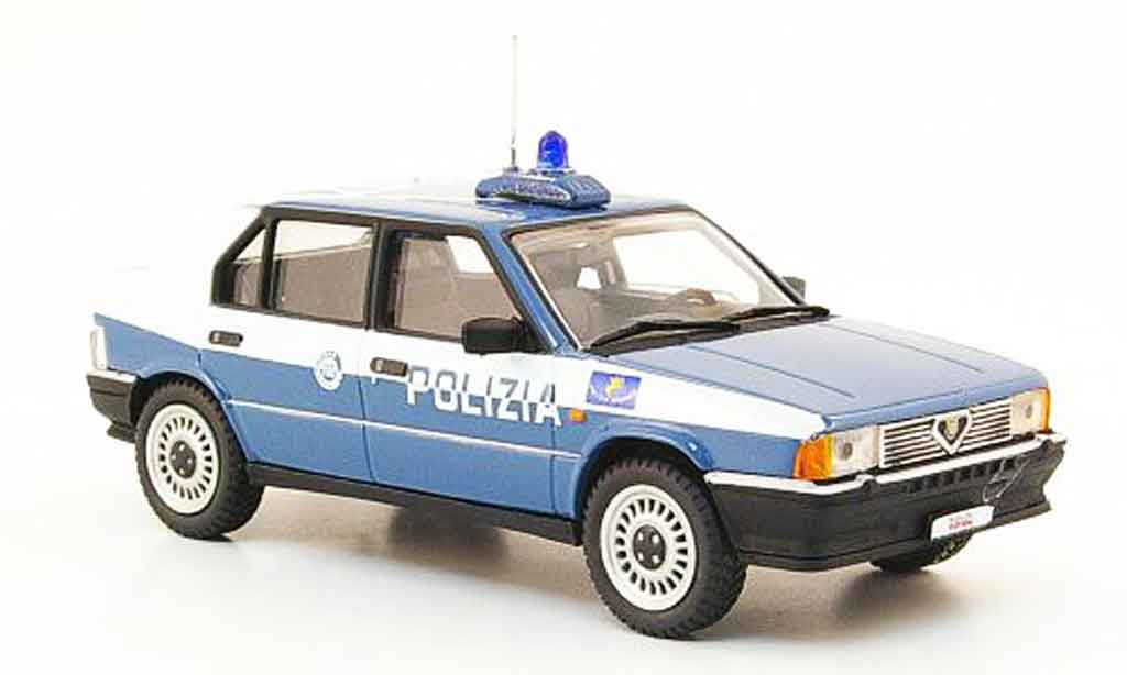 Alfa Romeo 33 1.3 1/43 Pego police 1983 miniature