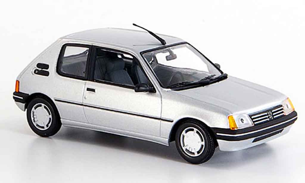 Peugeot 205 1/43 Minichamps gris metallisee 1990 coche miniatura