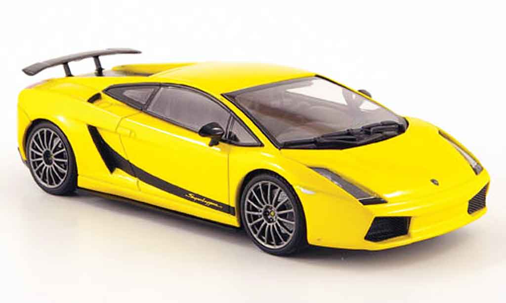 Lamborghini Gallardo Superleggera 1/43 Autoart Superleggera yellow diecast model cars