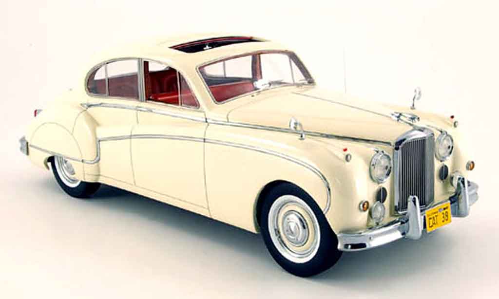 Jaguar MK 9 1/18 Neo 9 blanche lhd 1960 miniature