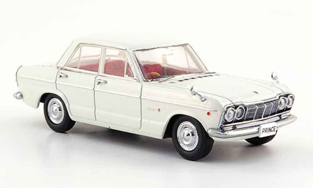 Nissan Skyline Prince 1/43 Ebbro Prince 2000 GTB blanche 1965 miniature