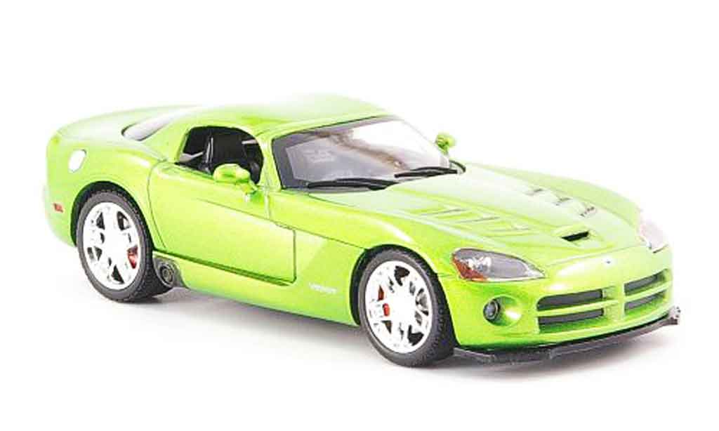 Diecast Model Cars Dodge Viper Srt 10 118 Autoart Coupe Red Avec Bandes Whites 2006 